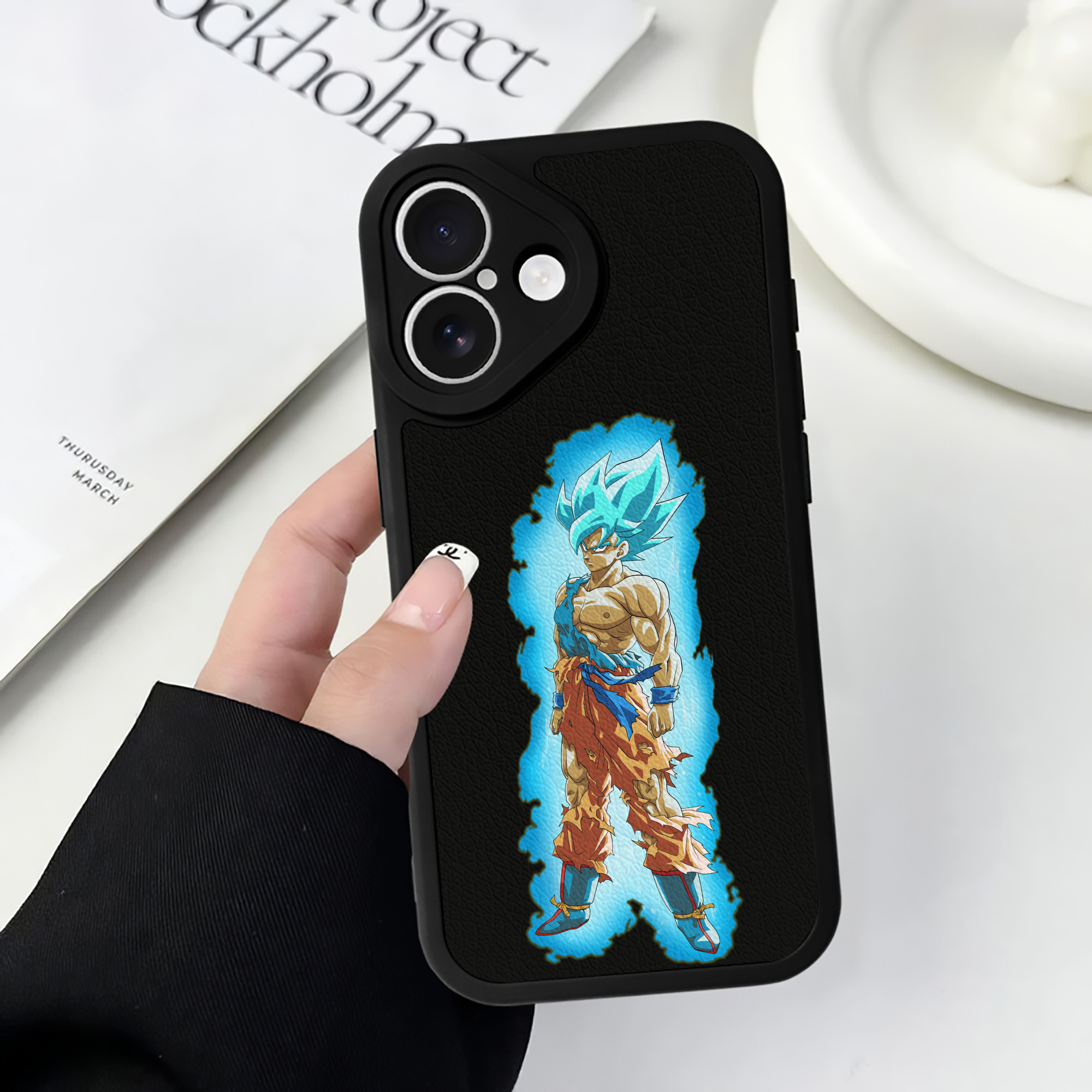 （画像用） ドラゴンボール 孫悟空（そん ごくう）Son Goku カカロット DRAGON BALL Kakarotto 【iPhone 16シリーズ対応】シリコンスマホケース（レザー調） 材質：シリコン